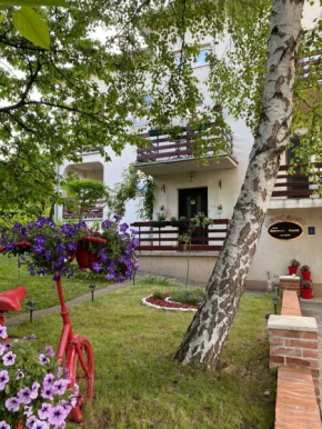 Ozrenska bašta apartmani